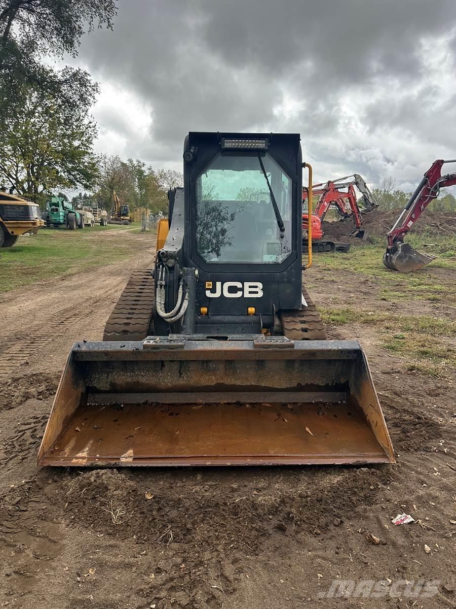 JCB 215T Smykem řízené nakladače
