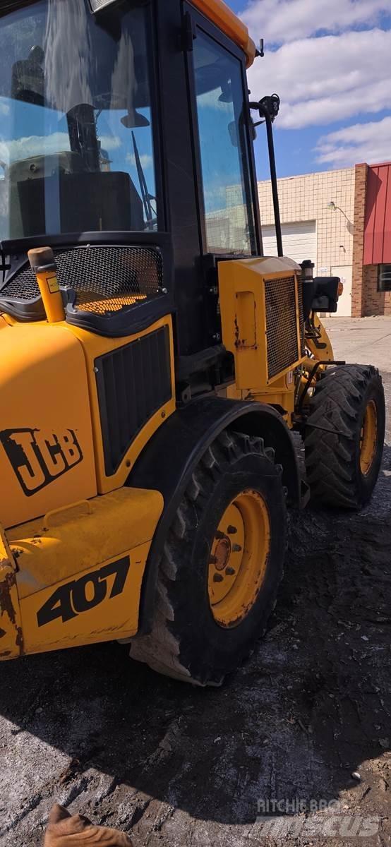 JCB 407 Kolové nakladače