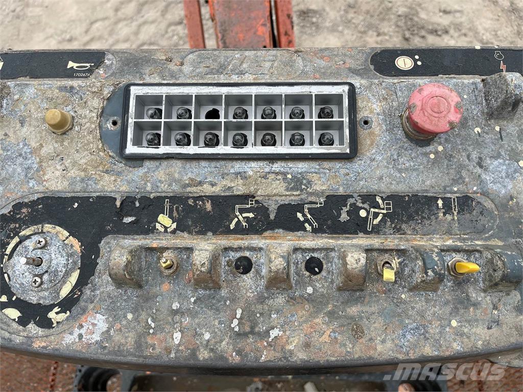 JLG 660SJ Další zvedače a plošiny