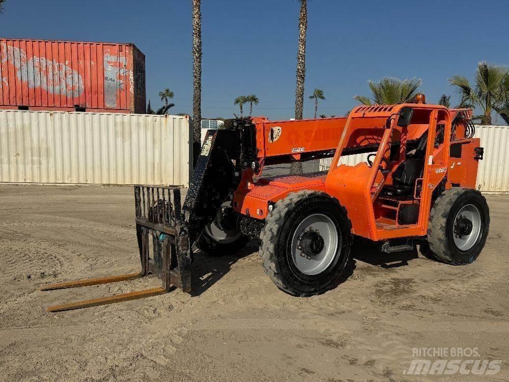 JLG 8042 Teleskopické manipulátory