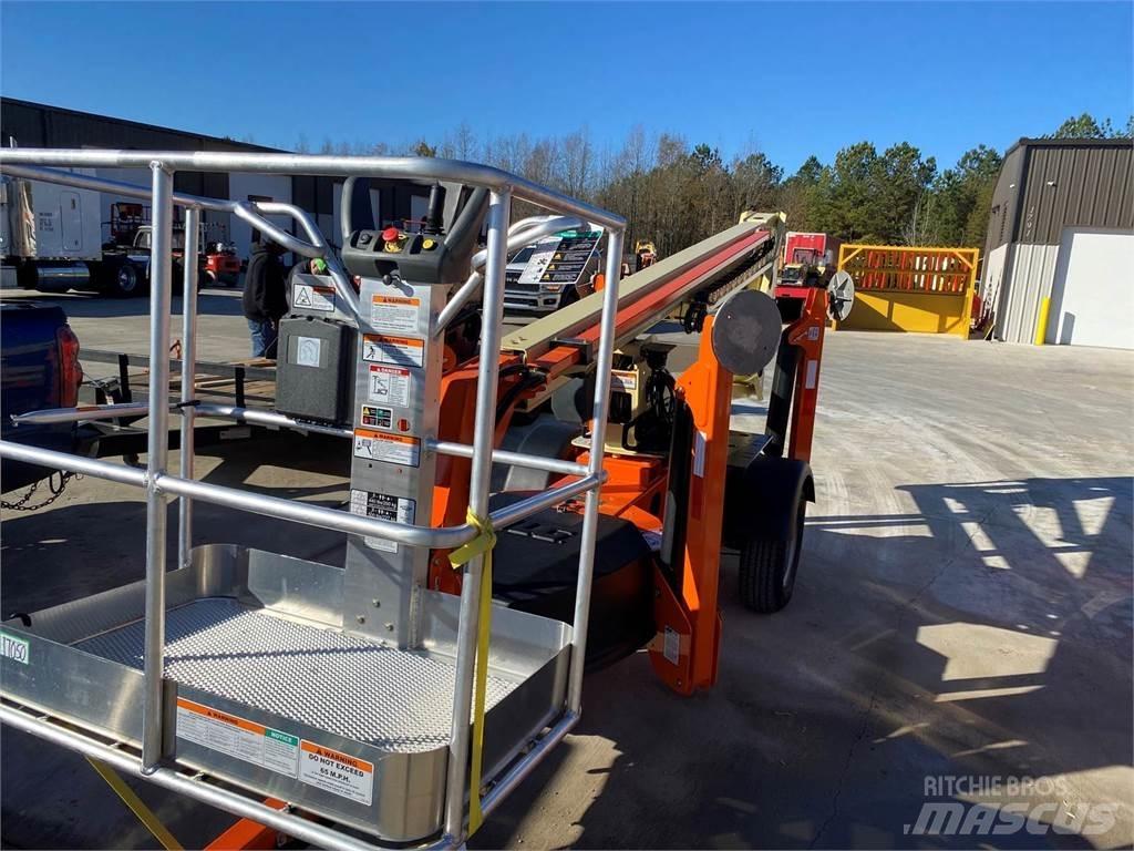 JLG T350 Přívěsové plošiny