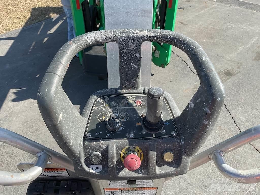 JLG T500J Přívěsové plošiny