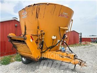 Kuhn 5143 Míchačky krmiva