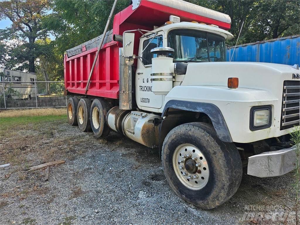 Mack 600RD Sklápěče