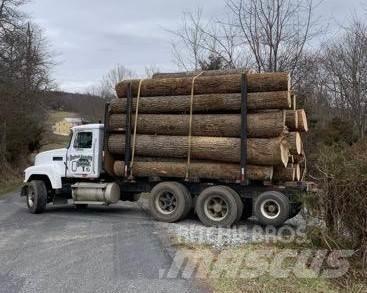 Mack CH613 Vozy na přepravu kmenů
