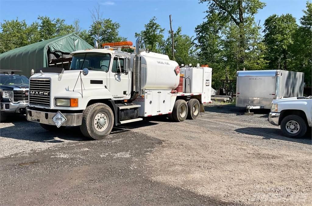 Mack CH613 Cisternové vozy