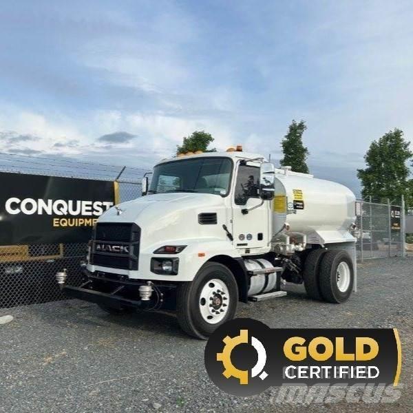 Mack MD642 Cisternové vozy
