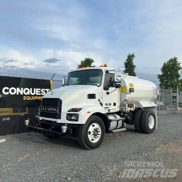 Mack MD642 Cisternové vozy