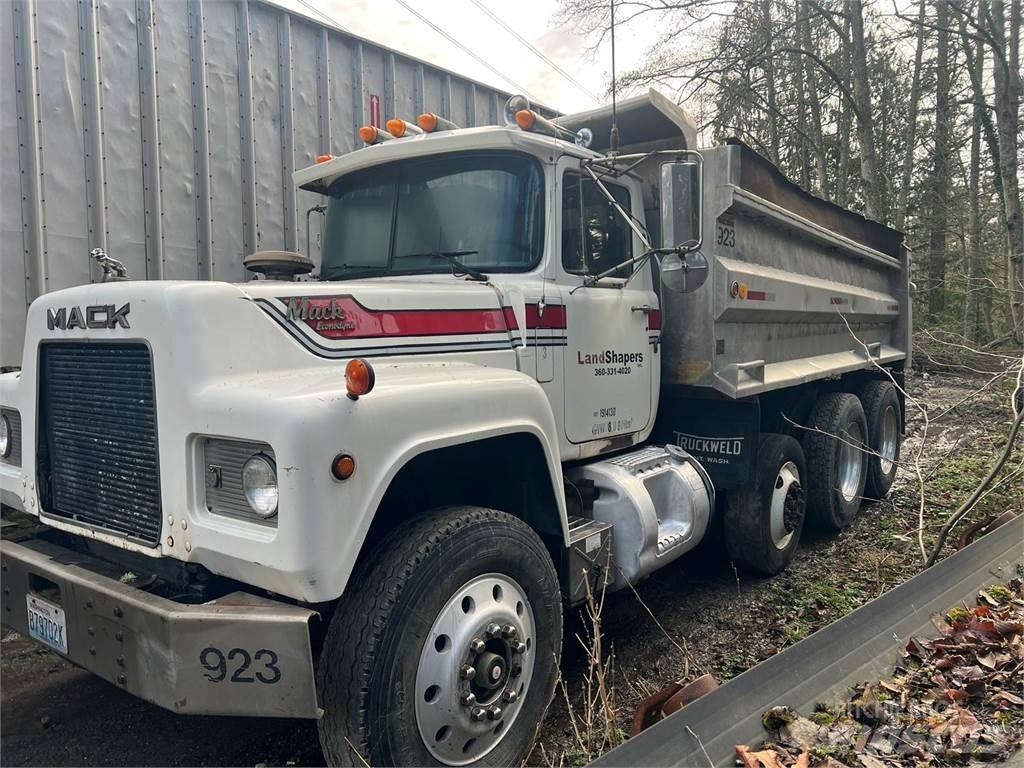 Mack RD600 Sklápěče