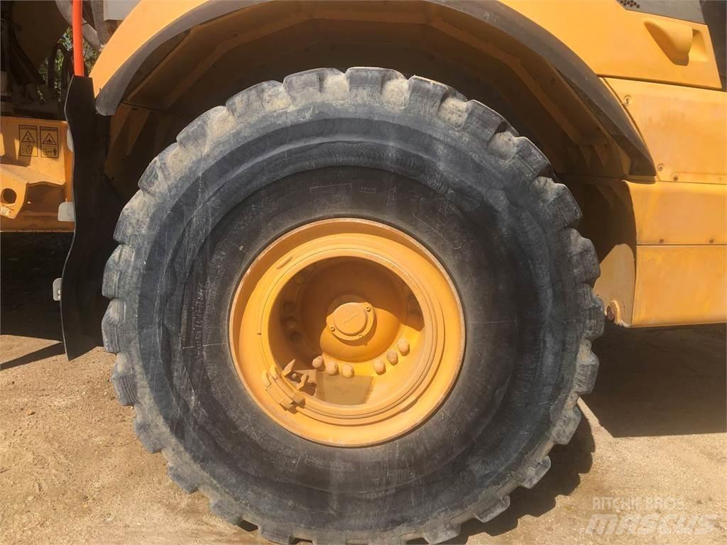 Volvo A40G Kloubové dempry