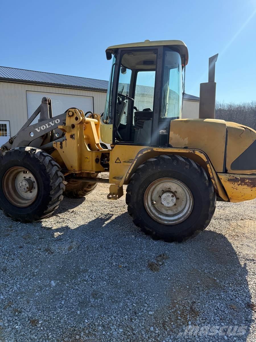 Volvo L45 Kolové nakladače