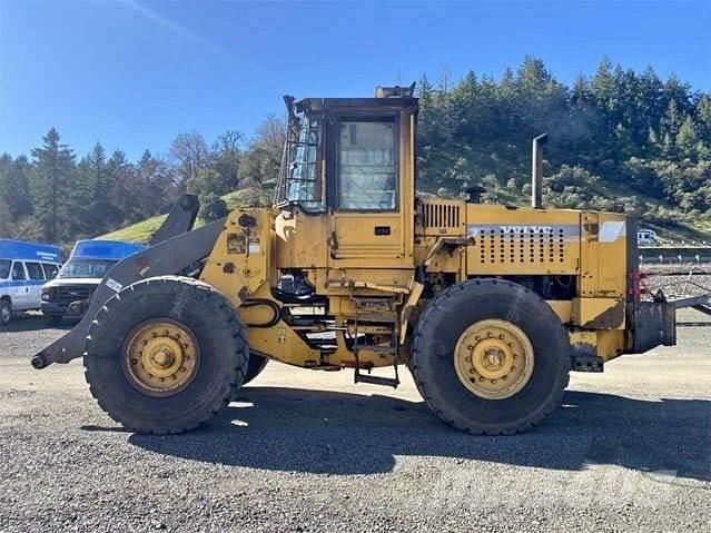 Volvo L90C Kolové nakladače