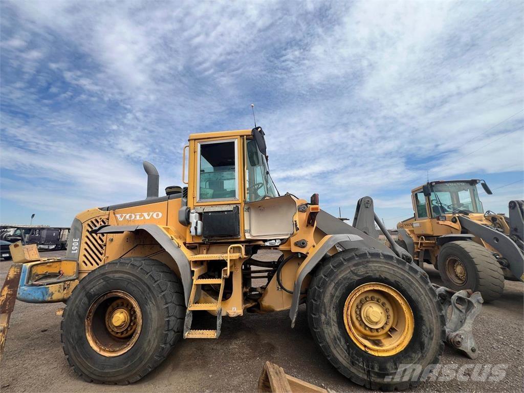 Volvo L90E Kolové nakladače