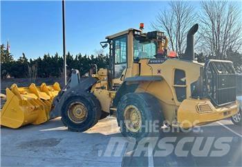 Volvo L90G Kolové nakladače