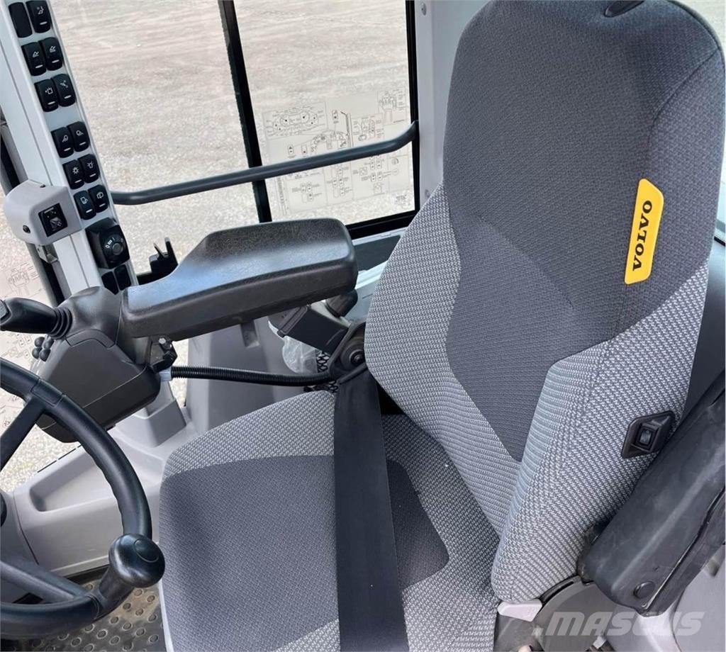 Volvo L90H Kolové nakladače