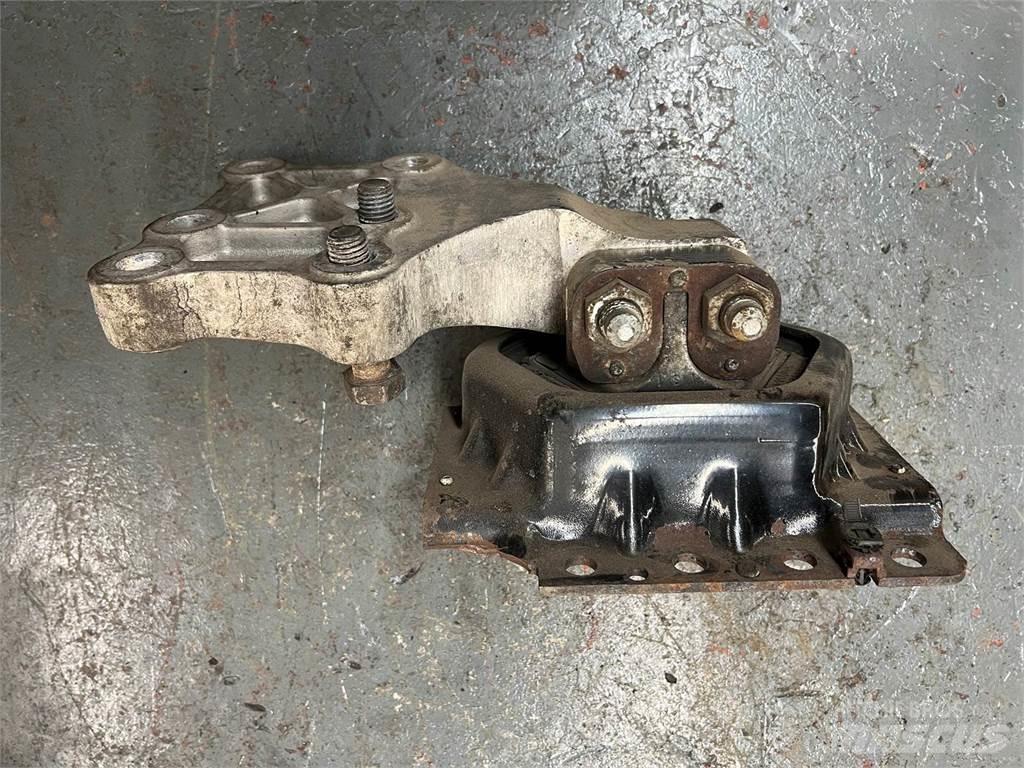 Volvo Mack Motory