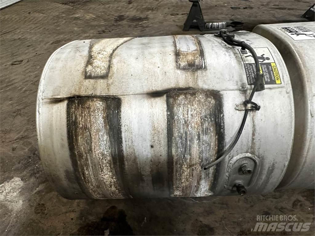 Volvo VNL Cisternové vozy