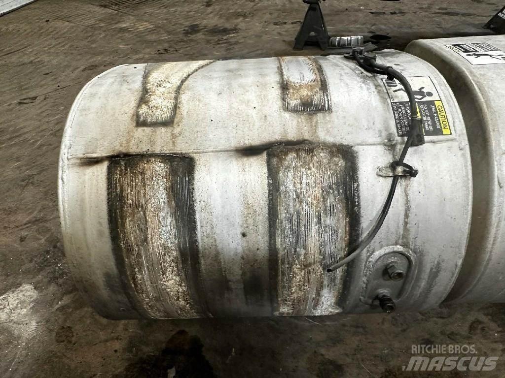 Volvo VNL Cisternové vozy