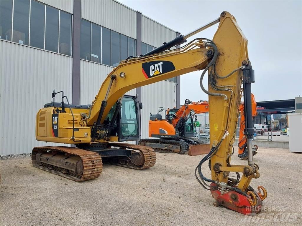 CAT 323F Pásová rýpadla