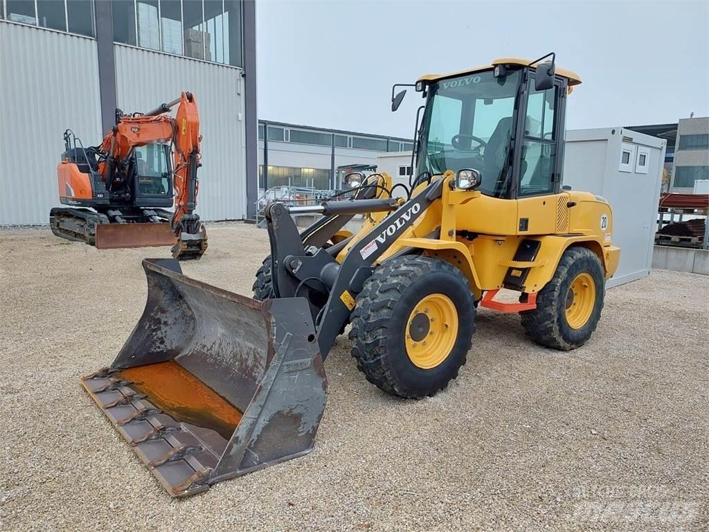 Volvo L30G Kolové nakladače