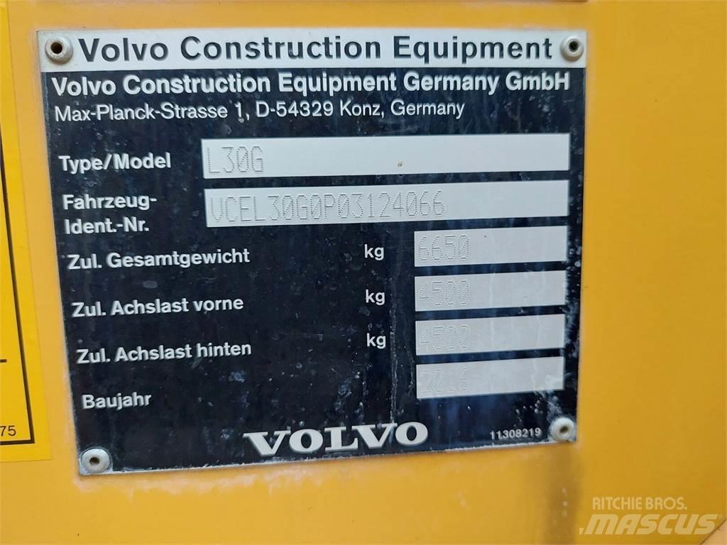 Volvo L30G Kolové nakladače