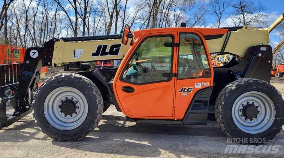 JLG 742 Teleskopické manipulátory
