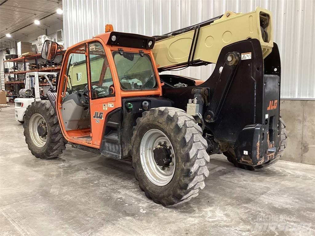 JLG 742 Teleskopické manipulátory