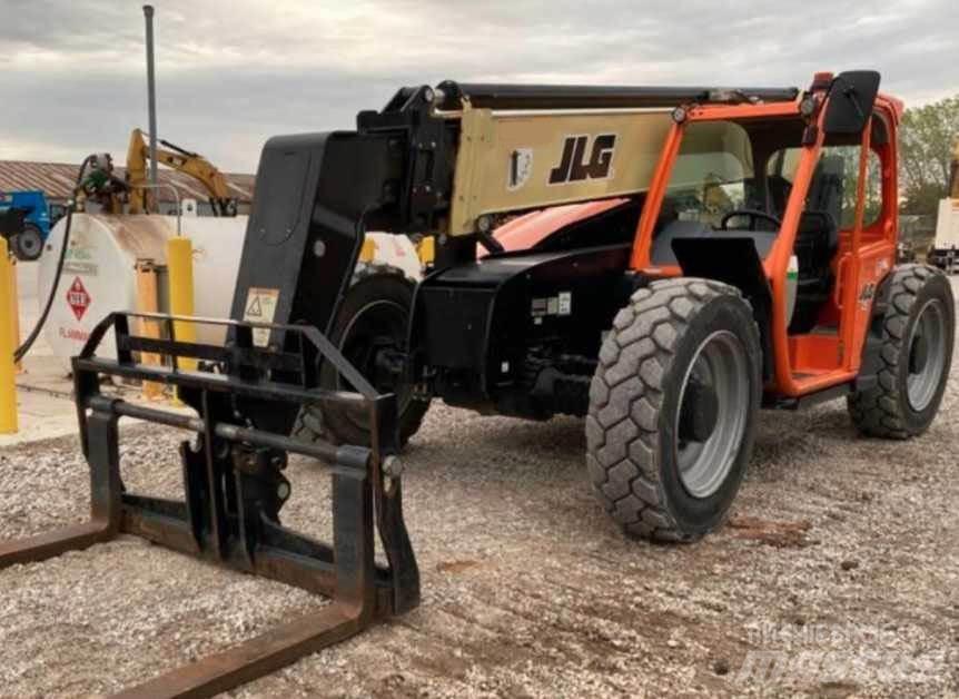 JLG 943 Teleskopické manipulátory