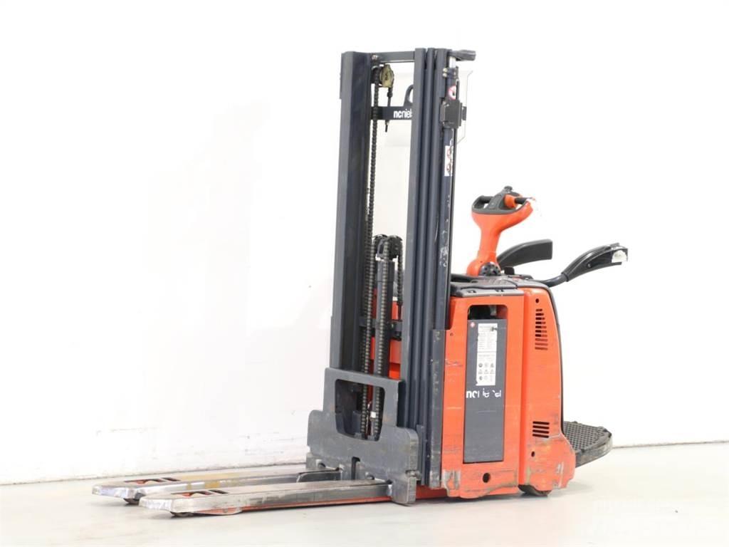 Linde D12AP/133 Ručně vedené vysokozdvižné vozíky