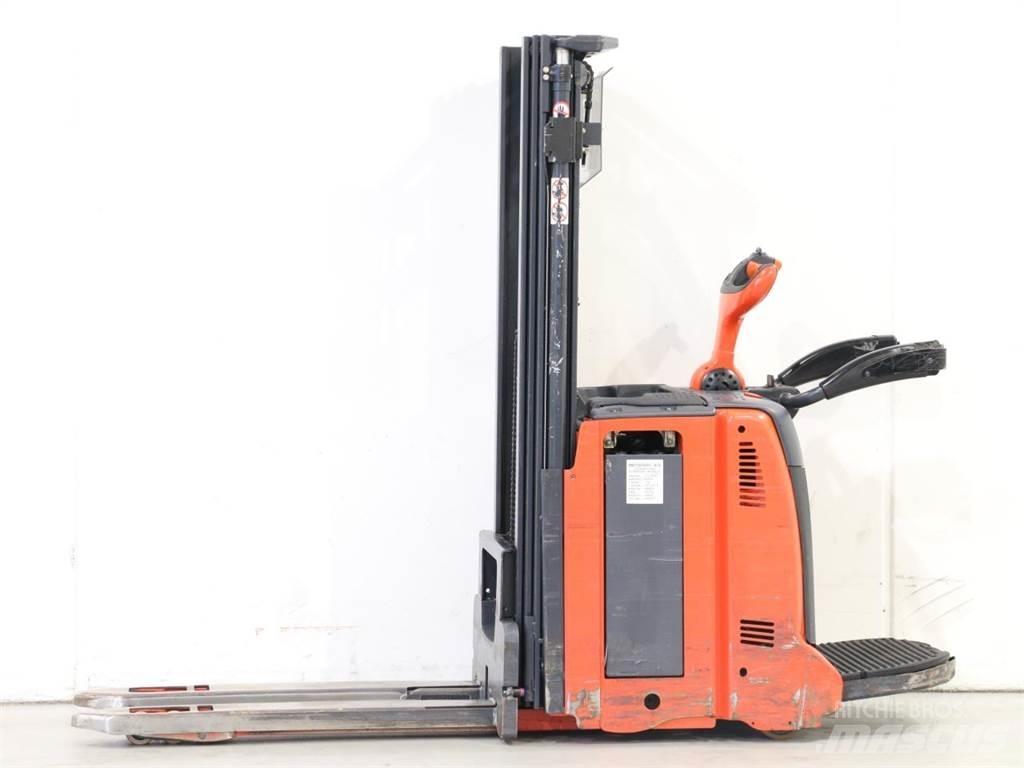 Linde D12AP/133 Ručně vedené vysokozdvižné vozíky