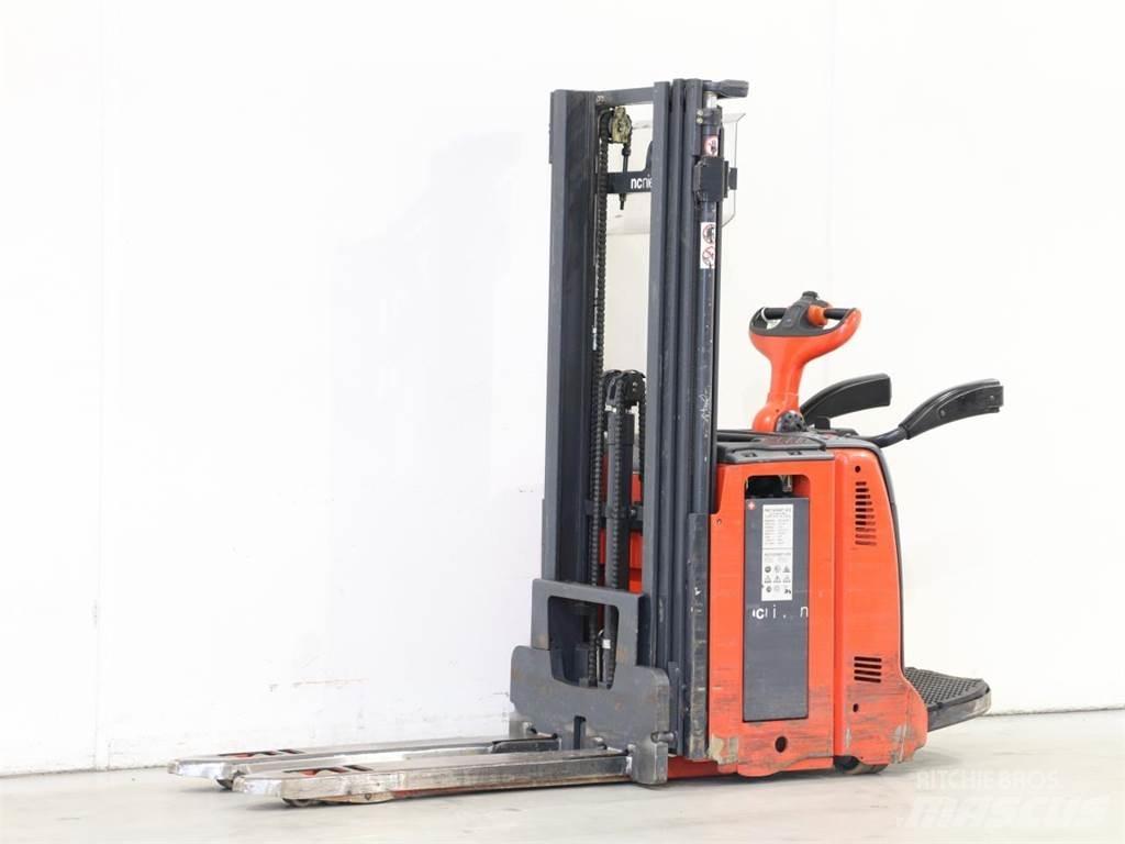 Linde D12AP/133 Ručně vedené vysokozdvižné vozíky