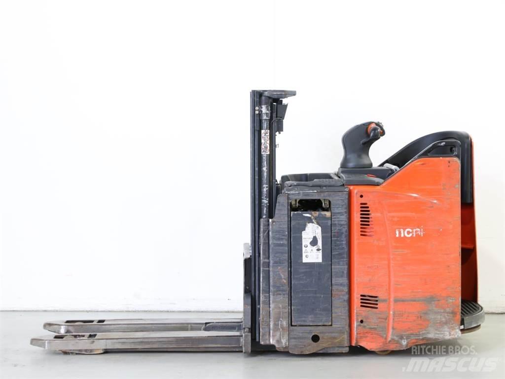 Linde D12HPSP/133 Ručně vedené vysokozdvižné vozíky