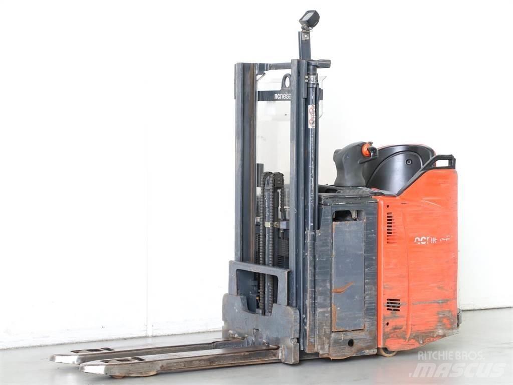 Linde D12SP/133 Ručně vedené vysokozdvižné vozíky