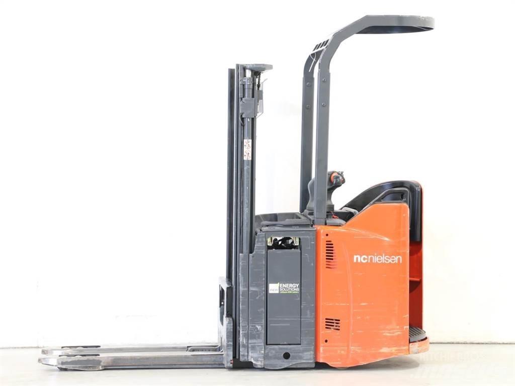 Linde D12SP/133 Ručně vedené vysokozdvižné vozíky