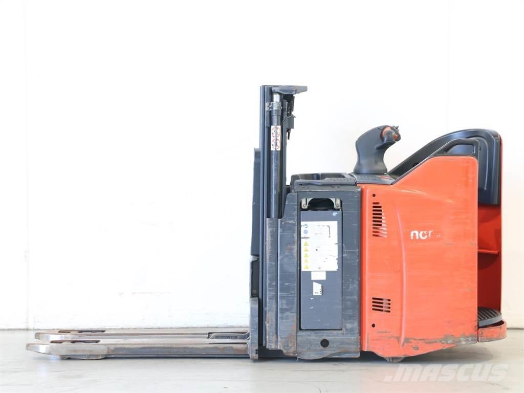 Linde D12SP/133-01 Ručně vedené vysokozdvižné vozíky