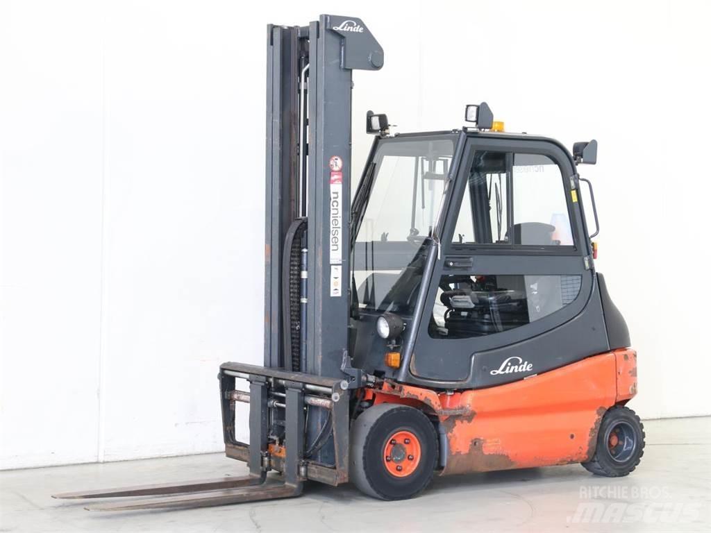 Linde E25/336-03 Akumulátorové vozíky
