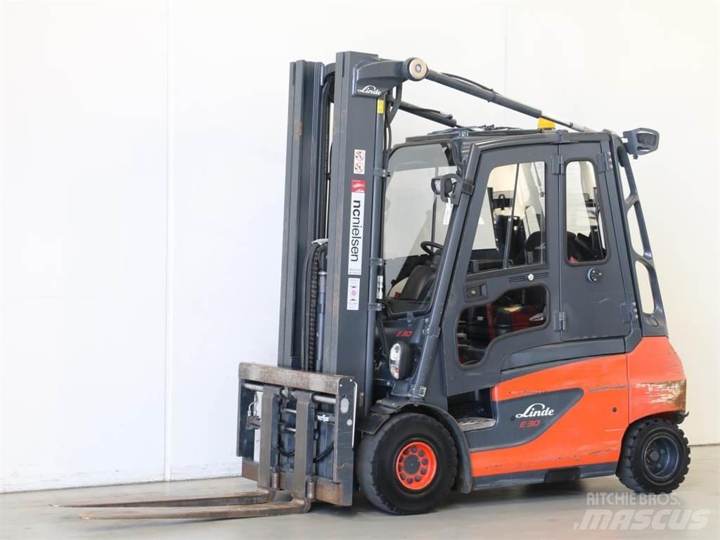 Linde E30/387 Akumulátorové vozíky