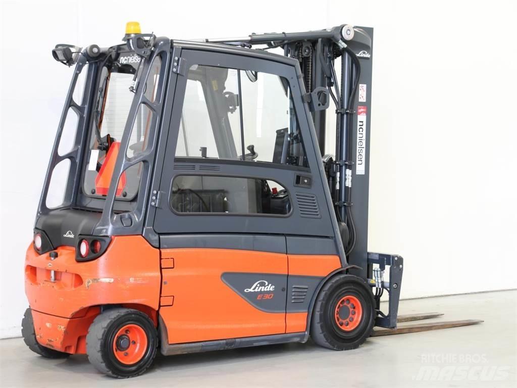 Linde E30L/387 Akumulátorové vozíky
