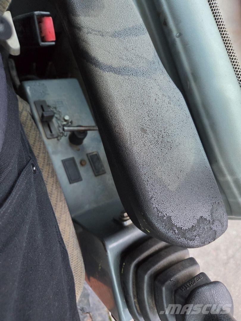 Bobcat 442 Midi rýpadla 7t - 12t