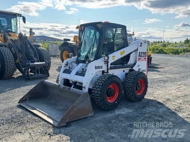 Bobcat A220 Smykem řízené nakladače