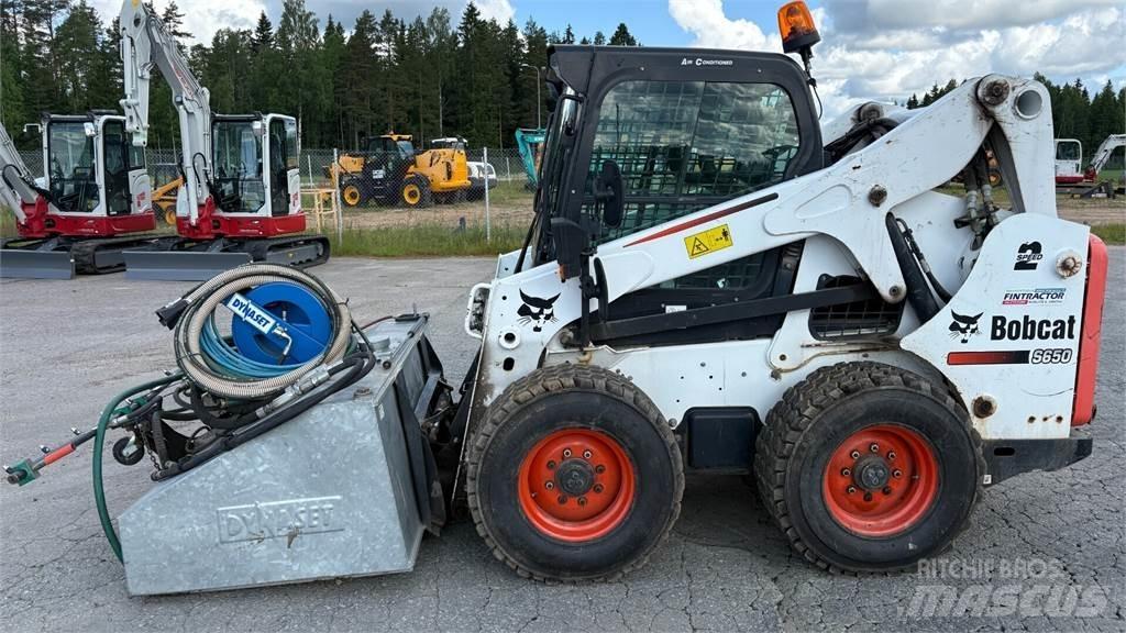 Bobcat S650 Smykem řízené nakladače