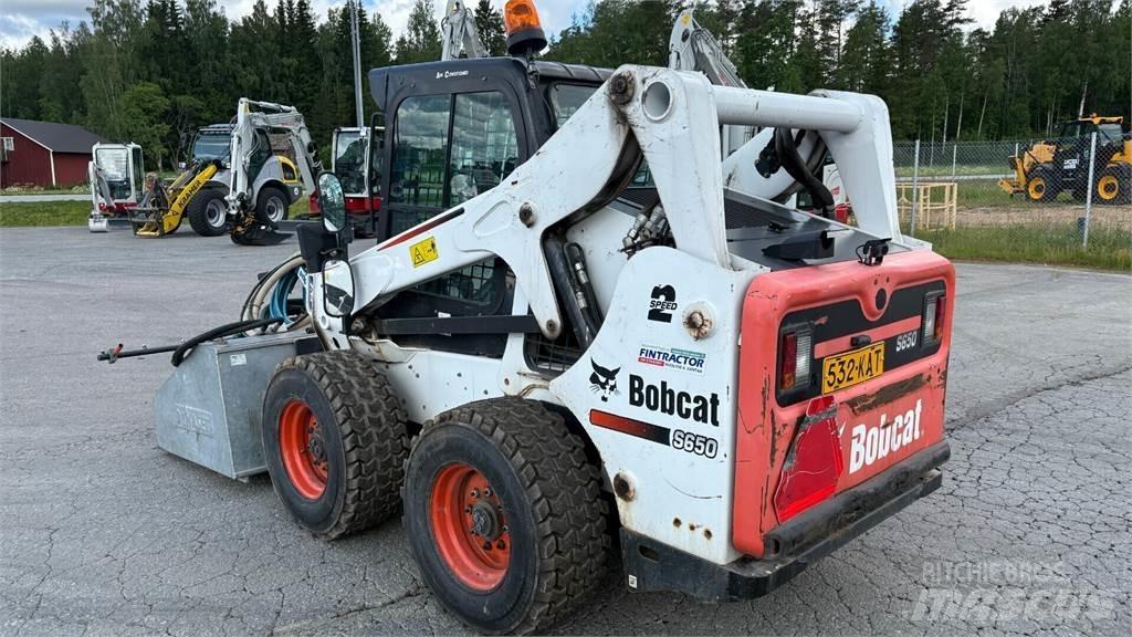 Bobcat S650 Smykem řízené nakladače