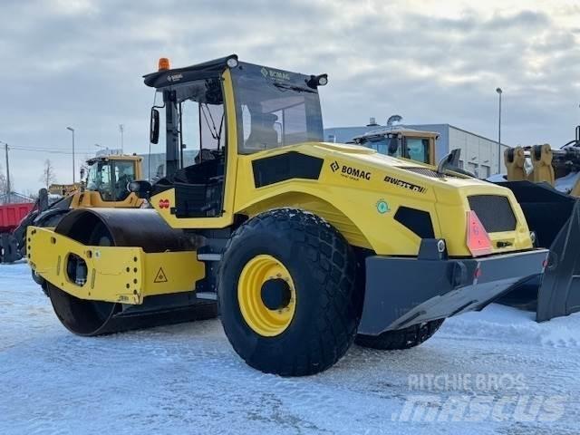 Bomag BW 213D-5 Stavebnictví - ostatní