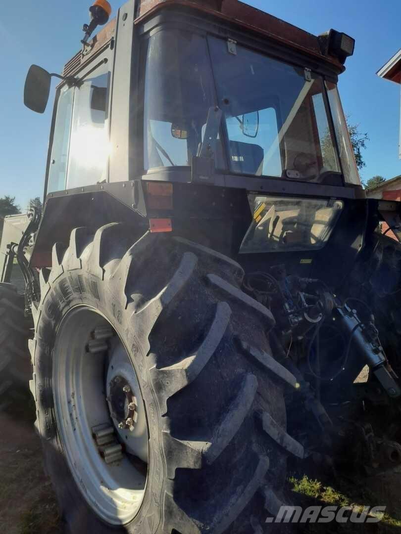 Case IH 4240 Traktory
