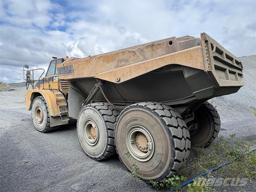 CAT 740 Kloubové dempry