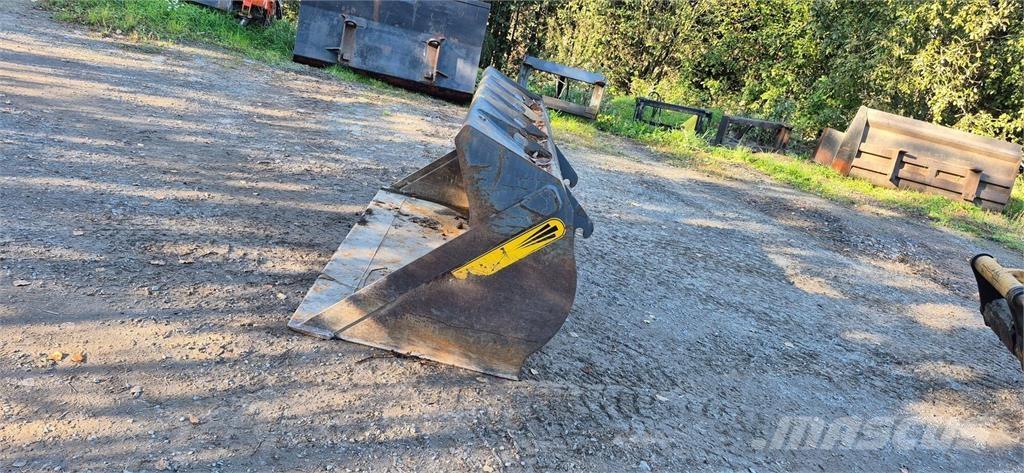 CAT 906M Kolové nakladače