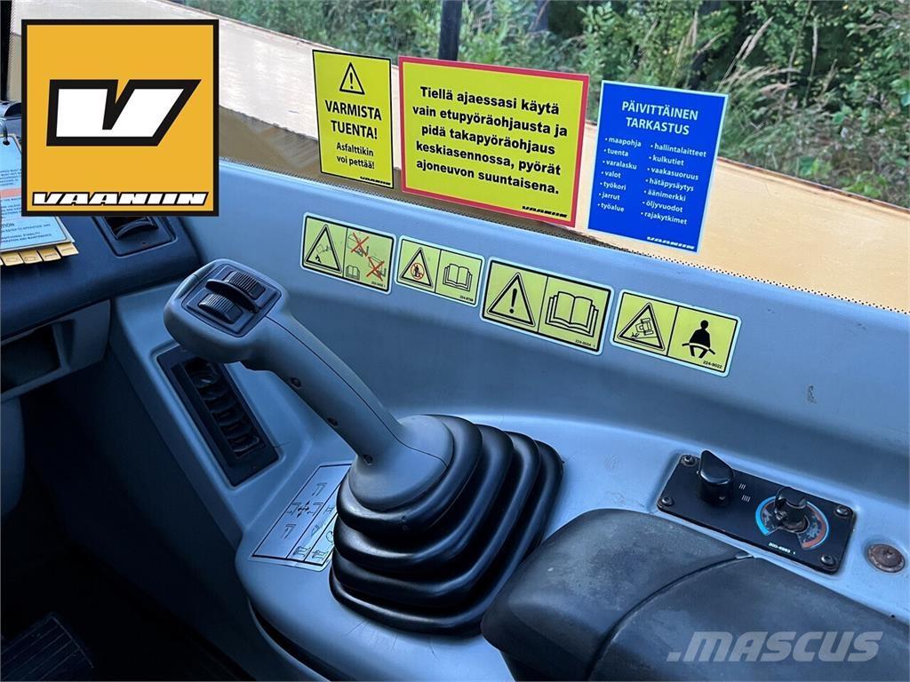 CAT TH355B Teleskopické manipulátory