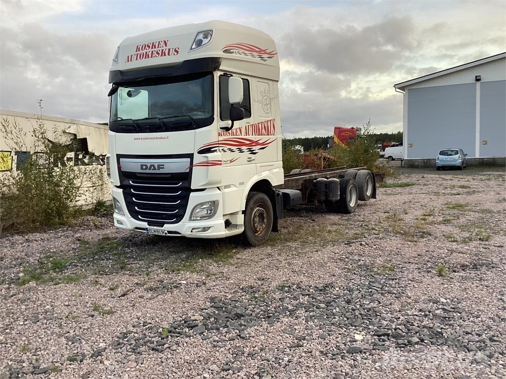 DAF XF 530 Nákladní vozidlo bez nástavby