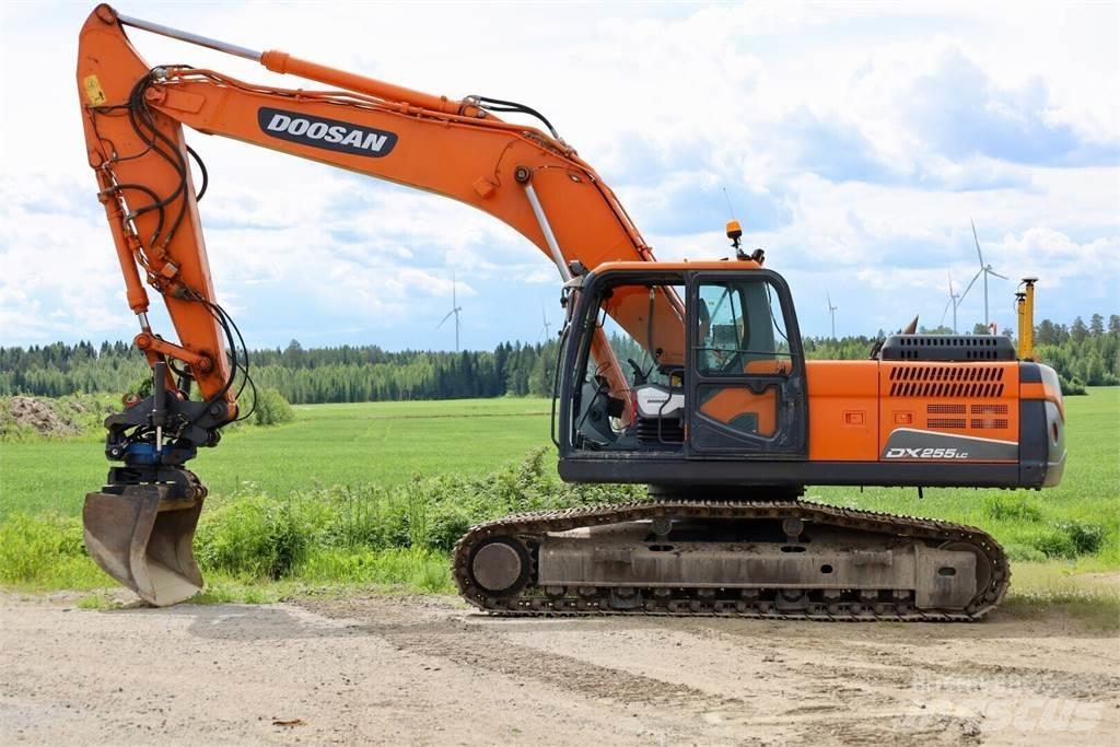 Doosan DX255 LC - 3 Pásová rýpadla