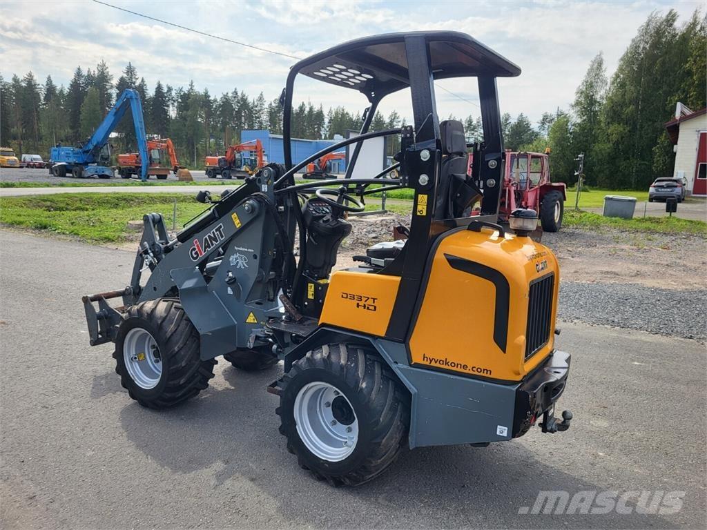 GiANT D337T Další